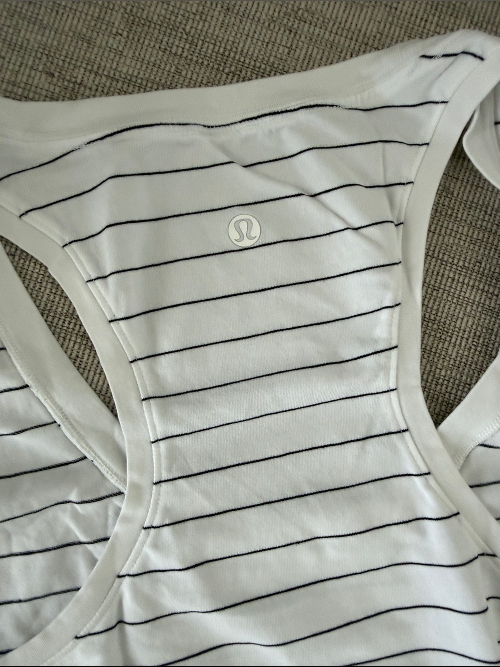 Lululemon love tank top Sleeveless black White Striped size 8 or medium - Picture 3 of 3